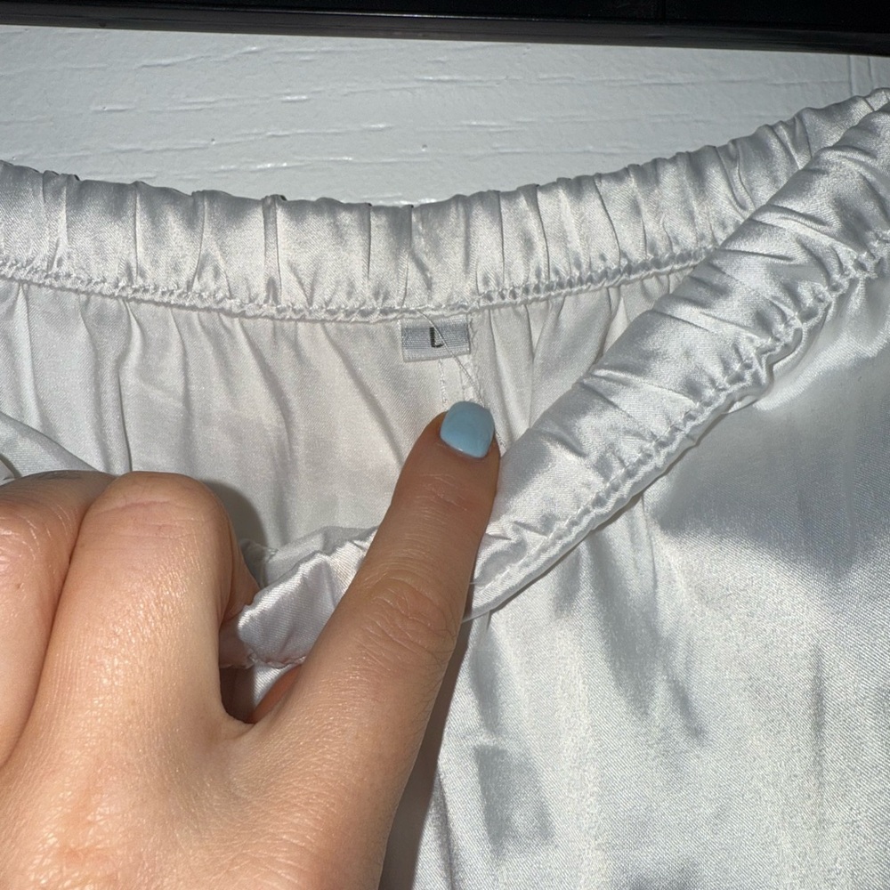 White Silk Pj set - Picture 9 of 9